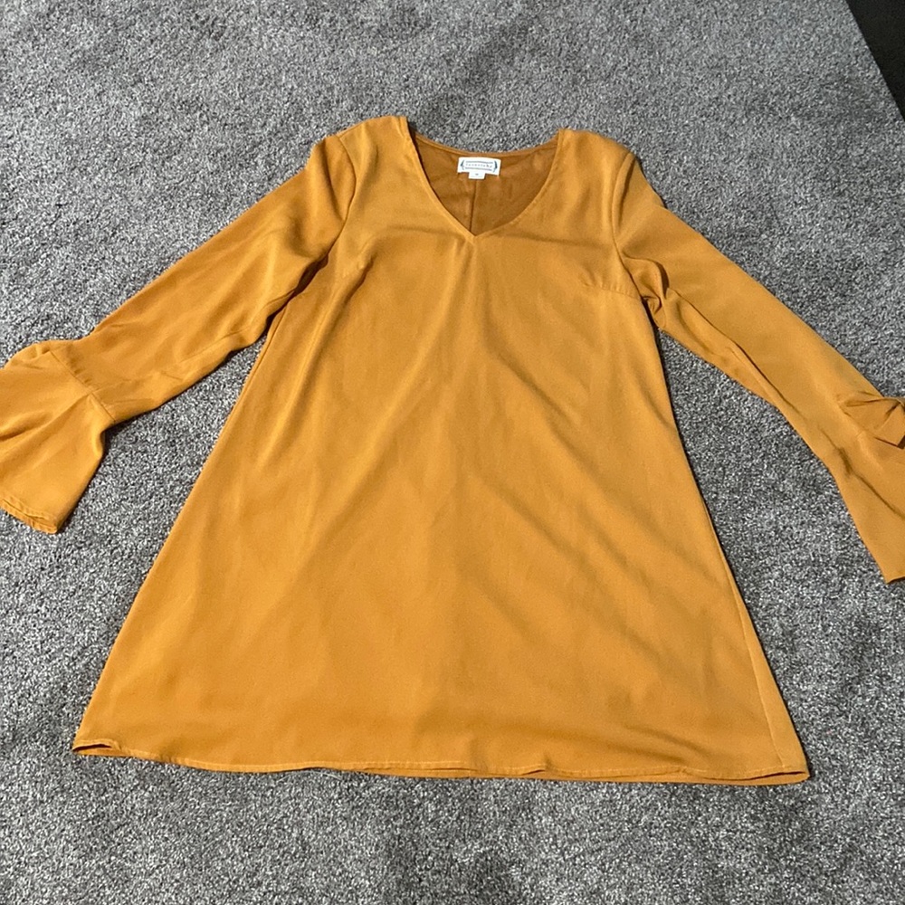 Cute midi dress. Worn a few times, but I don’t wear it as much anymore.